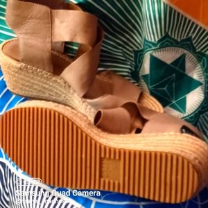 Eileen Fisher women's excellent condition 9.5 espadrille with free 🚢 🚚